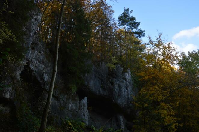 Neideckgrotte oberhalb der Burgruine Neideck im Wiesenttal