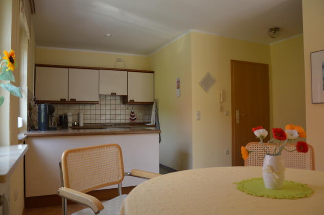 FeWo-Wiesentweg, Fam. Stein - Eßplatz und Einbauküche