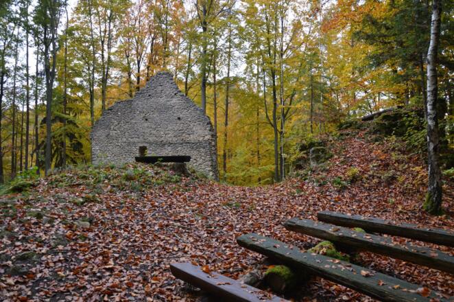 Heiliger Bühl - Wald-Kirchenruine im Muggendorfer Gebürg