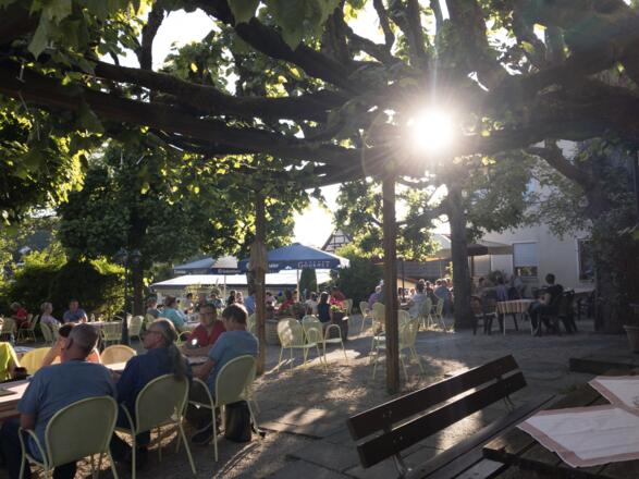 und nach dem Klettern in der Fränkischen geht man natürlich in den Biergarten
