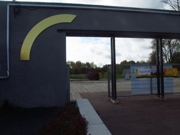 Goldsteigstart - Kunstwerk von Brigtte Hadlich 2008