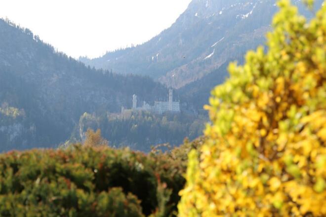 Terrassenblick auf &quot;Neuschwanstein&quot;