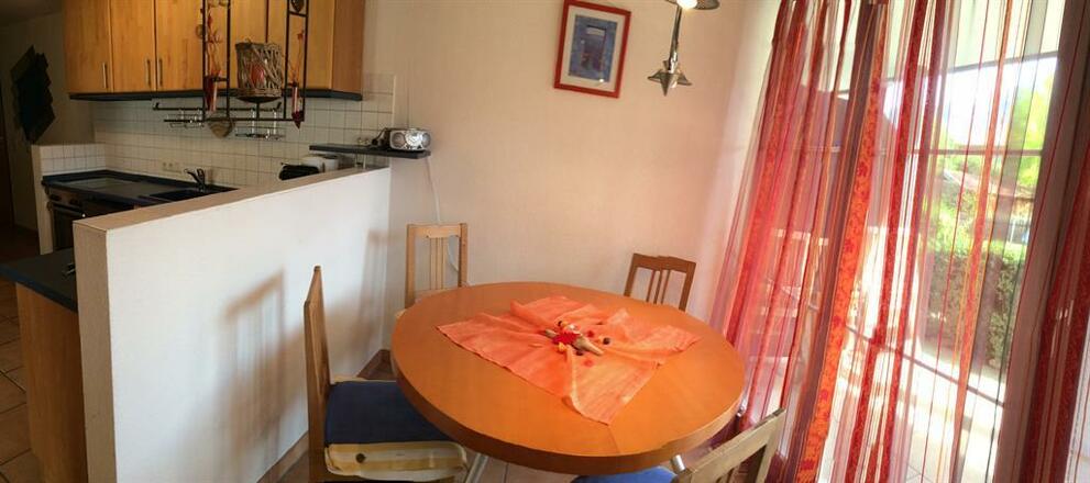 Essecke an der großen Fensterfront