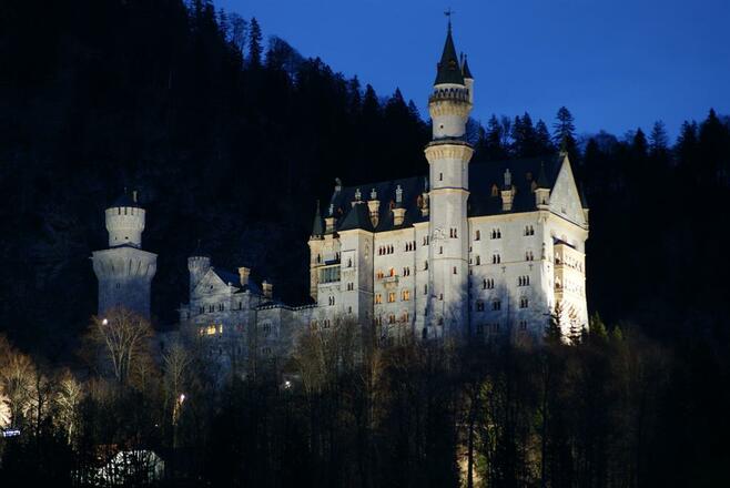 Balkonblick bei Nacht
