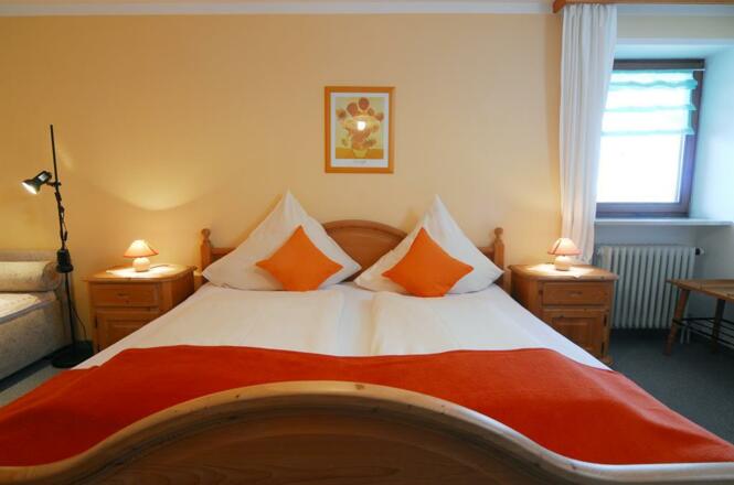 k_12495_fewo2-schlafzimmer-bett