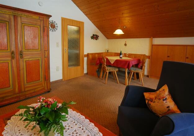 k_12495_fewo3-wohnzimmer-essecke