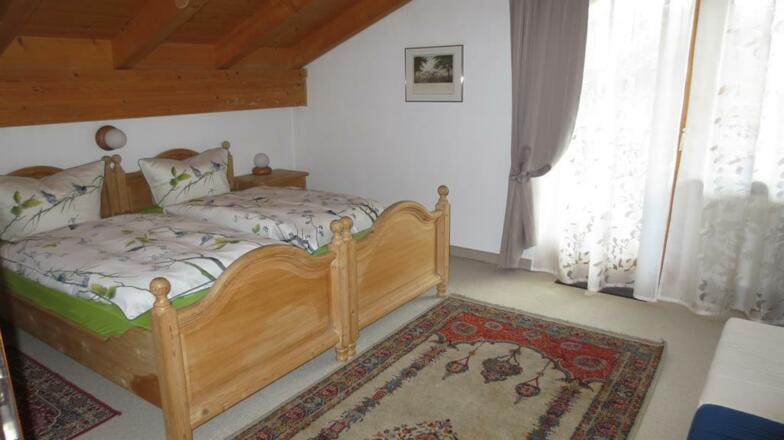 Schlafzimmer 2