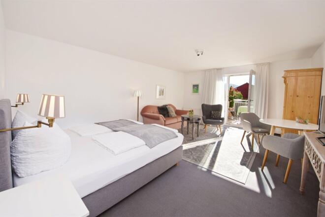 doppelzimmer-hotel-herzberger-balkon-scheidegg-allgaeu