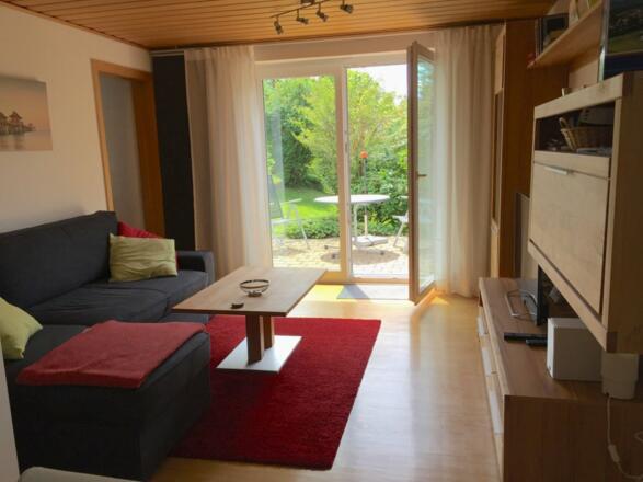 Wohnzimmer mit Terrasse