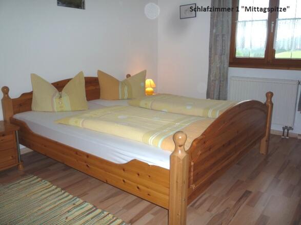 Schlafzimmer 1 Mittagspitze