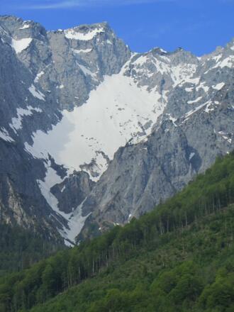 Übersicht vom Schiff aus aufgenommen, Ziel ist mittig die Scharte