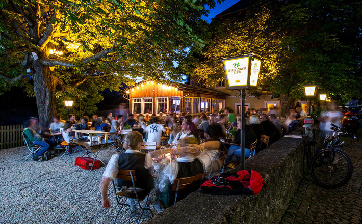 Abends im Goberg Biergarten