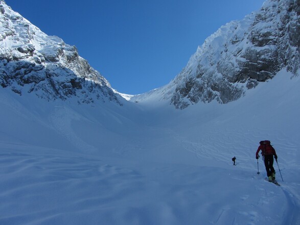 Wir befinden uns in der riesegen Steilrinne, dem Steintal