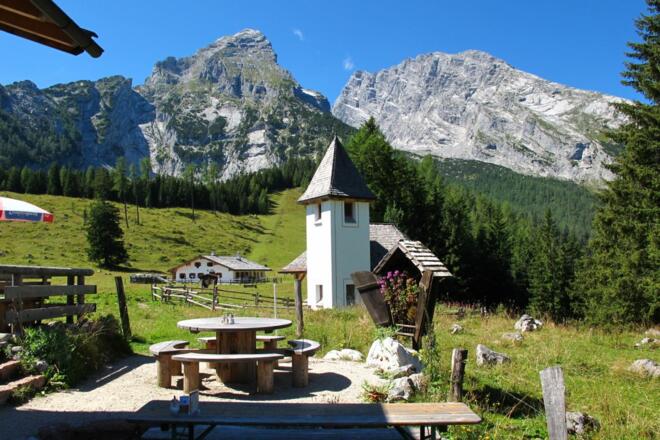 Kühroint Alm mit Watzmann