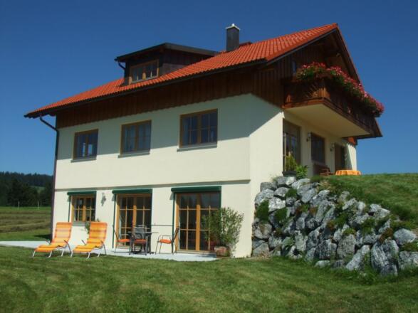 Terrasse und Sitzplatz