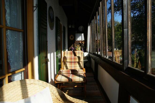 Verglaster Balkon im OG