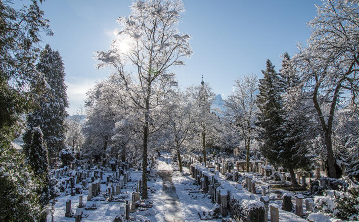 Der Berchtesgadener Friedhof im Winter