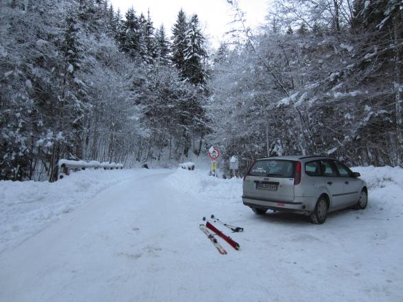 Parkplatz am oberen Lagerplatz (vor der Brücke)