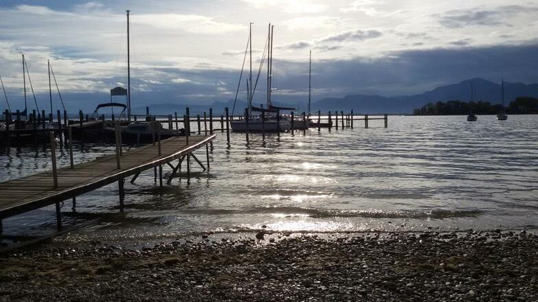 Blick auf den Chiemsee von Gstadt aus