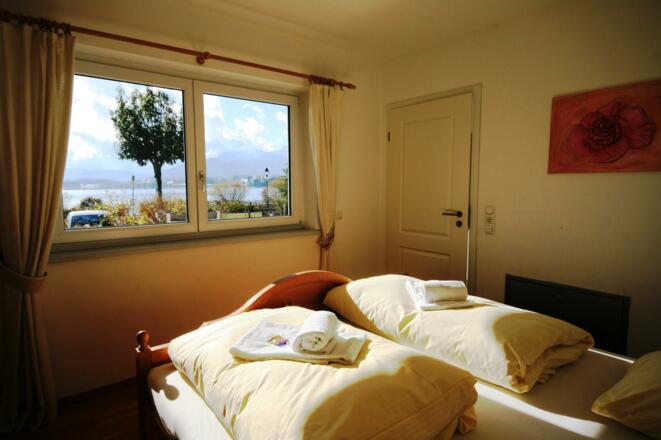 Schlafzimmer Wohnung EG