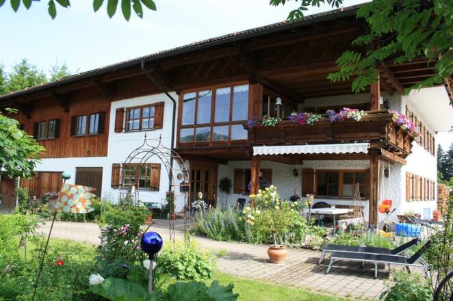 Terasse mit Haupteingang