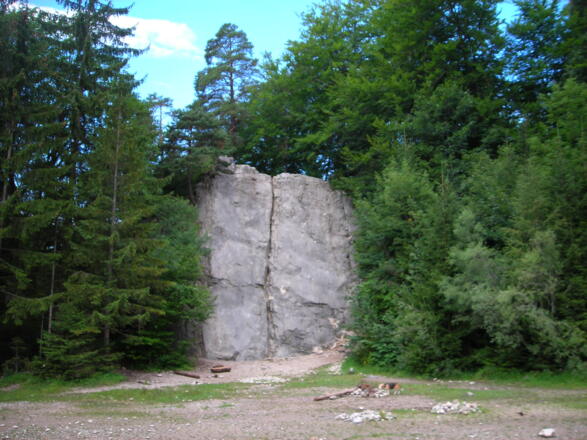 Platz vor dem Steinbruch