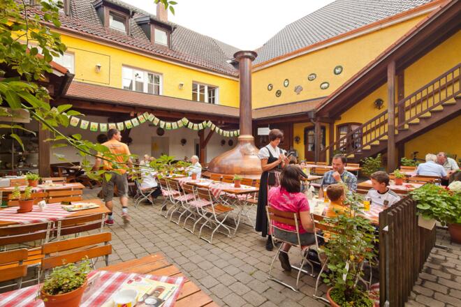 Biergarten des Brauerei-Gasthofs Hotel Post
