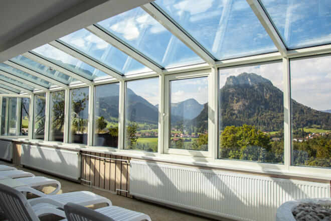 Blick aus der Sauna auf Pfronten