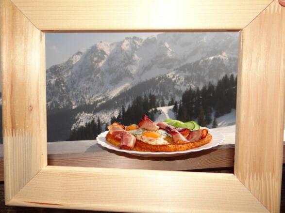 Brotzeit auf der Hochalphütte