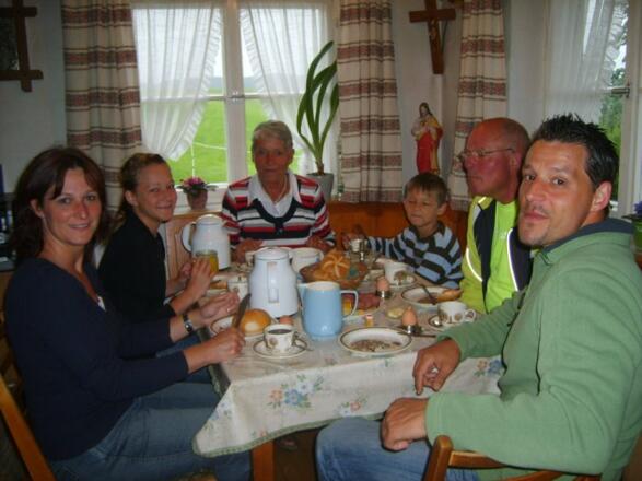 gemeinsames Frühstück in der Stube