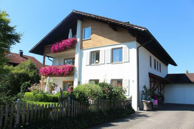 Haus im Sommer (1)