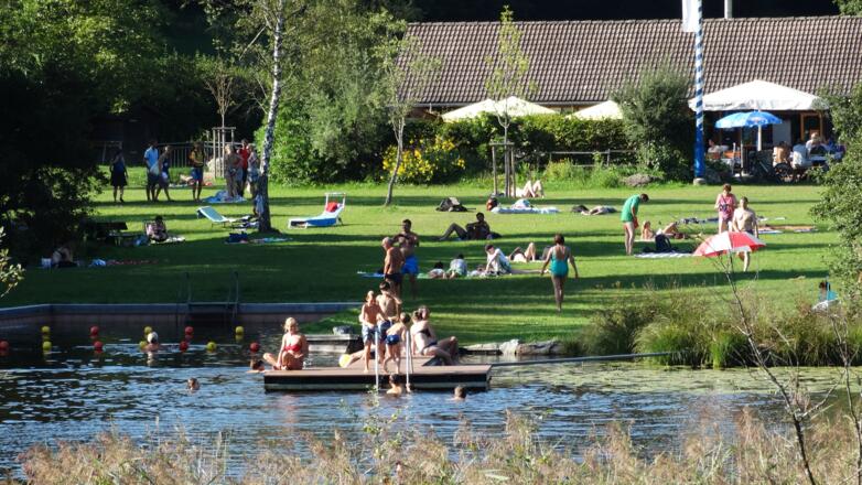 Faulensee im Sommer, Liegewiese