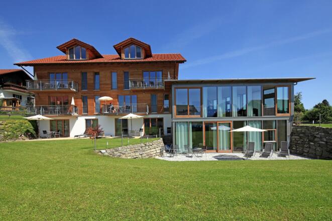 Hausansicht im Sommer