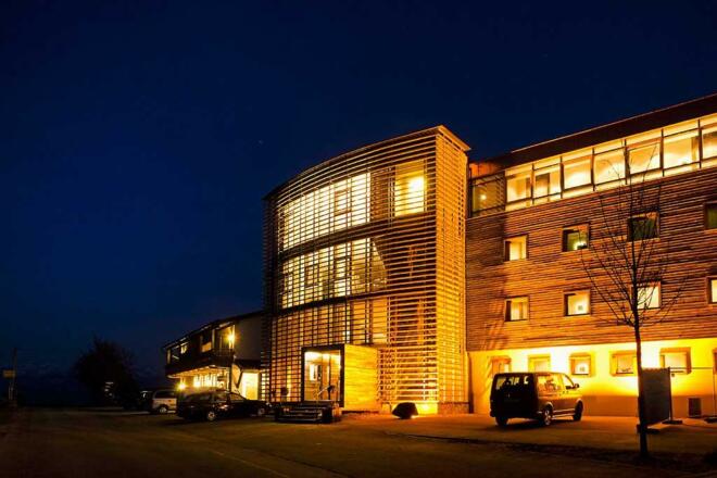 HotelKaufmann bei Nacht