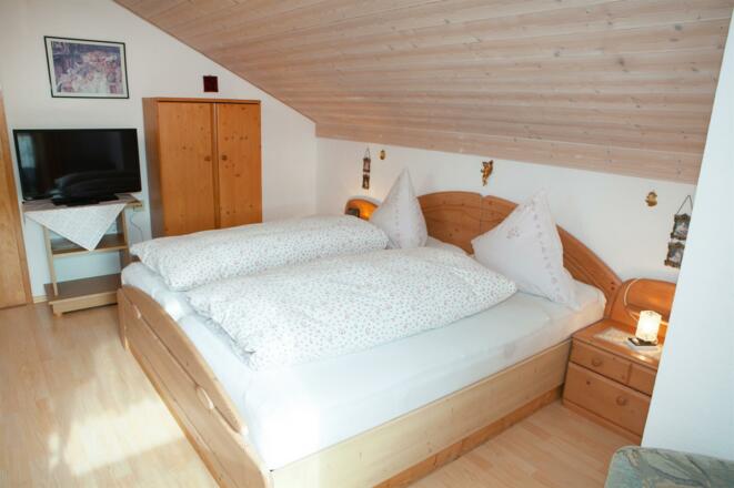 FeWo_DG_Schlafzimmer 2_191107_7733