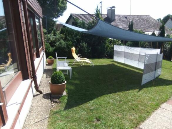 Garten mit Sonnensegel