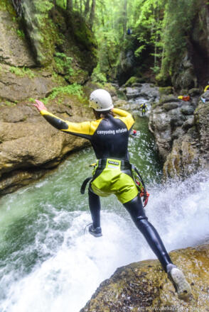 Canyoning Allgäu - Springen in Gumpen