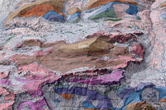Kampenwald-Mulde: 3D-Geländemodell mit geologischer Karte überlagert