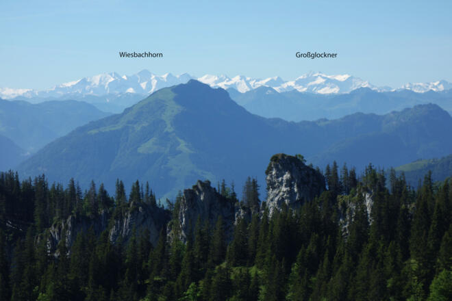 Hohe Tauern mit Großglockner am Horizont