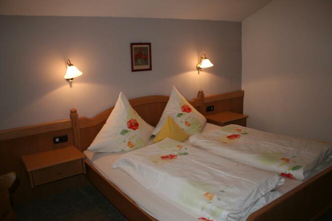 Ferienwohnung, Schlafzimmer 2 mit Dusche/WC