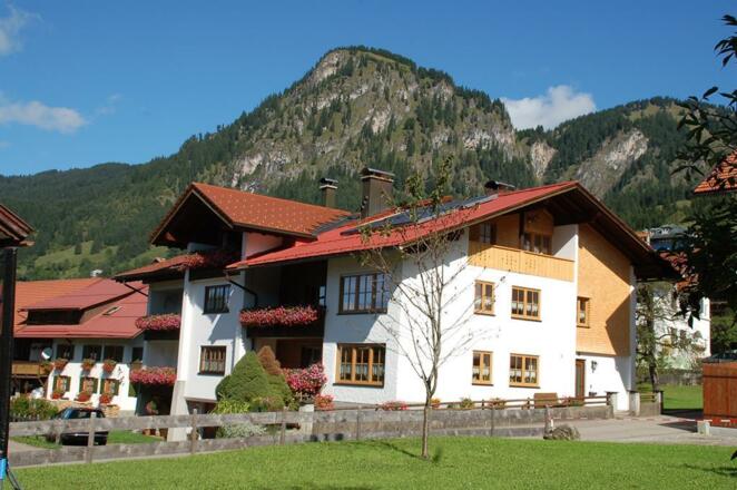 Ferienhaus Wille - Hausansicht im Sommer