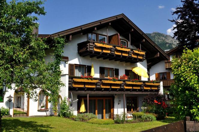 Haus Hildegard im Sommer