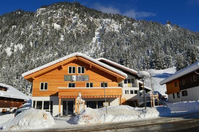 Bergsteiger-Hotel im Winter