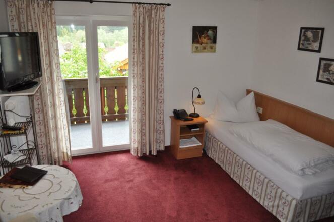 Einzelzimmer mit Balkon