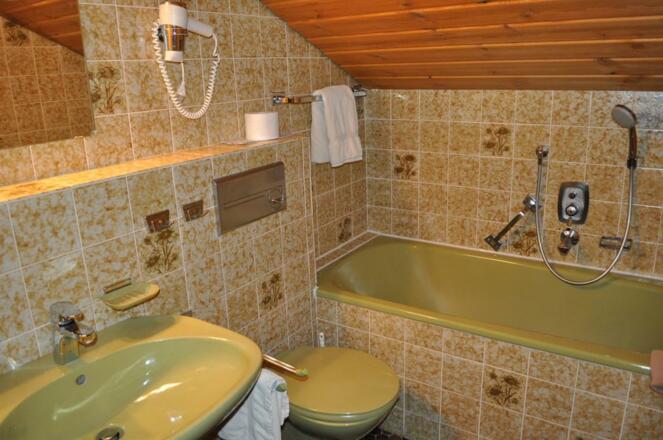 Badezimmer Badewanne/WC