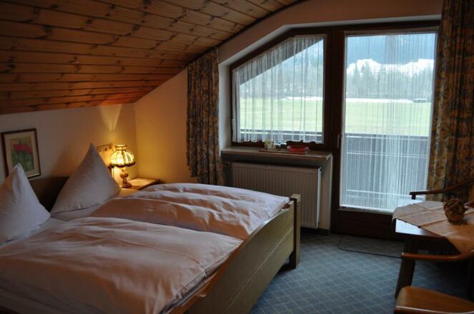 Doppelzimmer mit Balkon