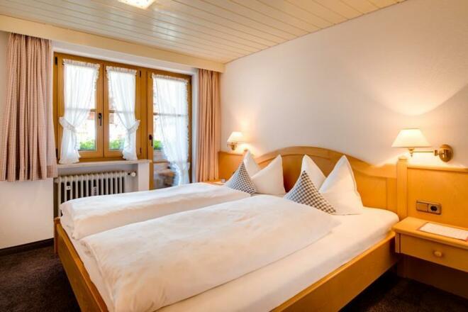 Fewo Rotspitzstube Schlafzimmer