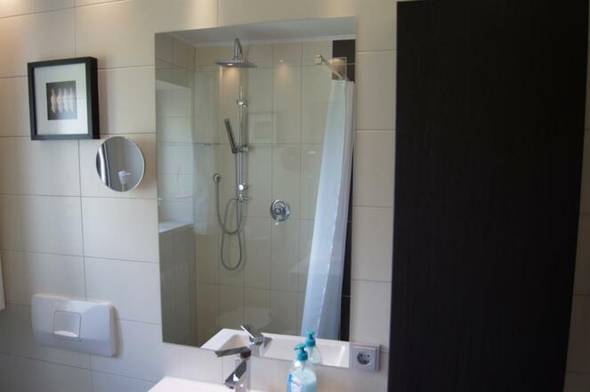 neue, moderne Bäder