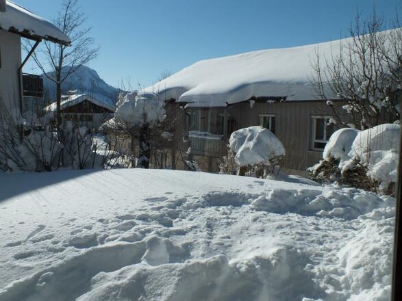 Aussen_Blick_aus_der_Wohnung_Richtung_Imberg_01