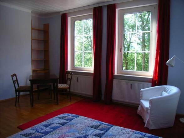 SW-Zimmer: Tischgruppe